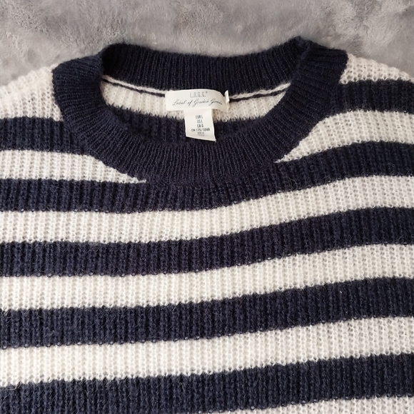 H&M  Crewneck Loose-Knit Sweater Size: L Color: Blue/ White  Stripe - Picture 5 of 10